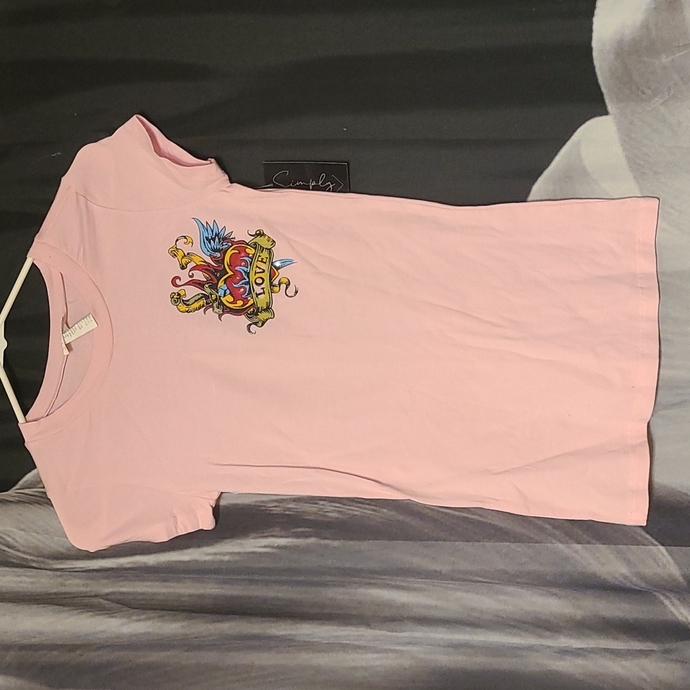 BRAND NEW WITH TAGS! Womans/Juniors light pink Tshirt Sz Small